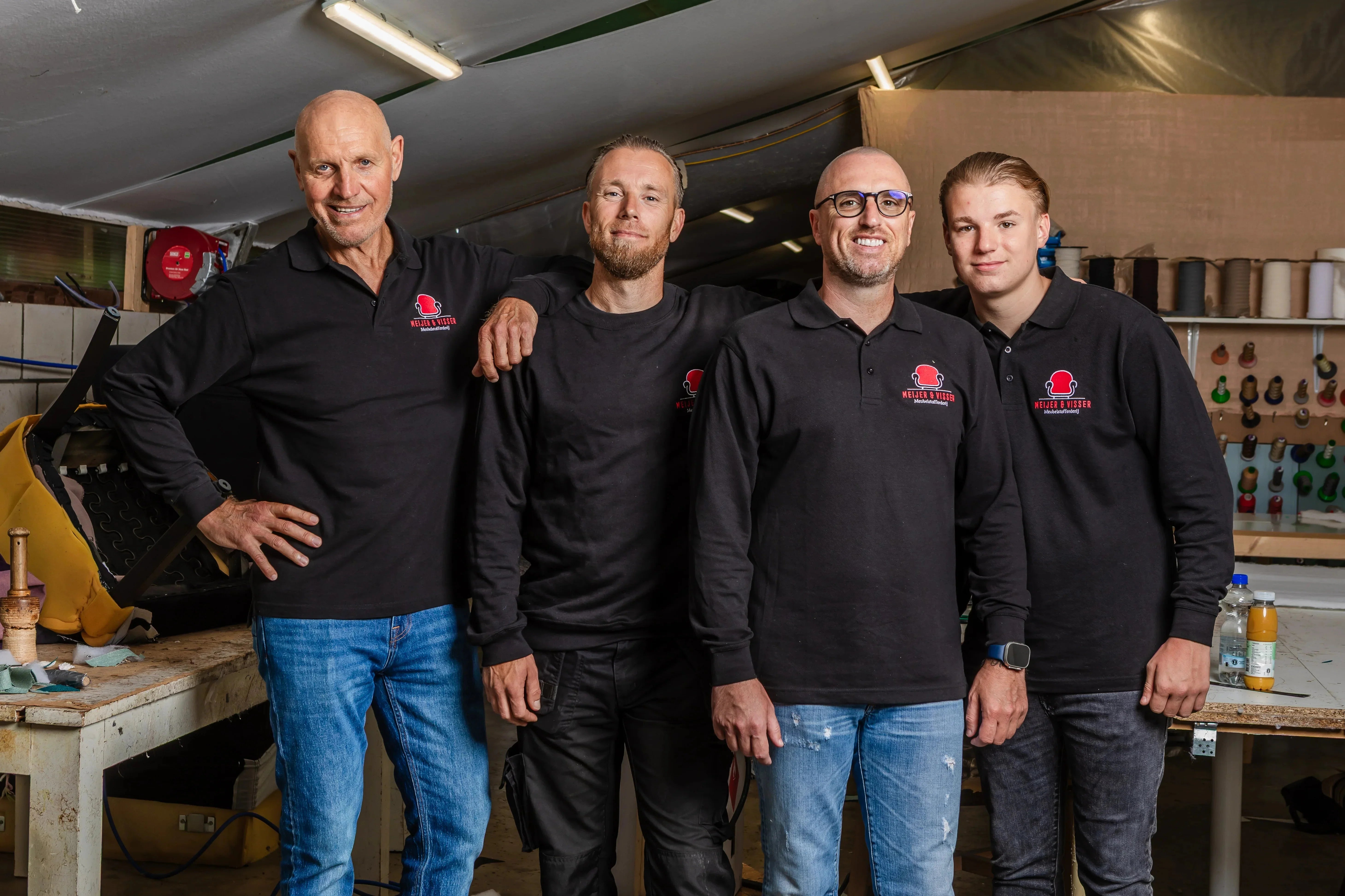 Video laden: meubels stofferen bank herstofferen